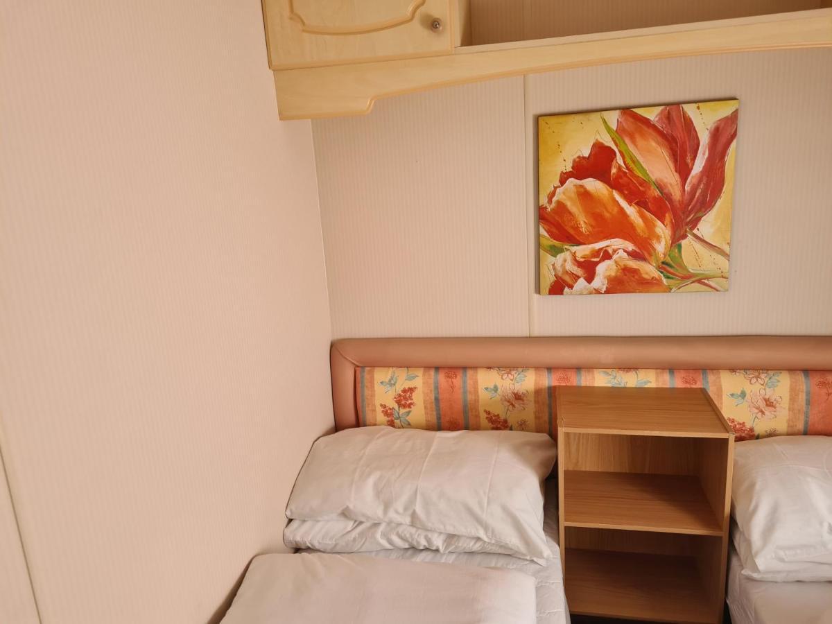 Hotel 6 Berth On Seaview Ingoldmells Exterior foto